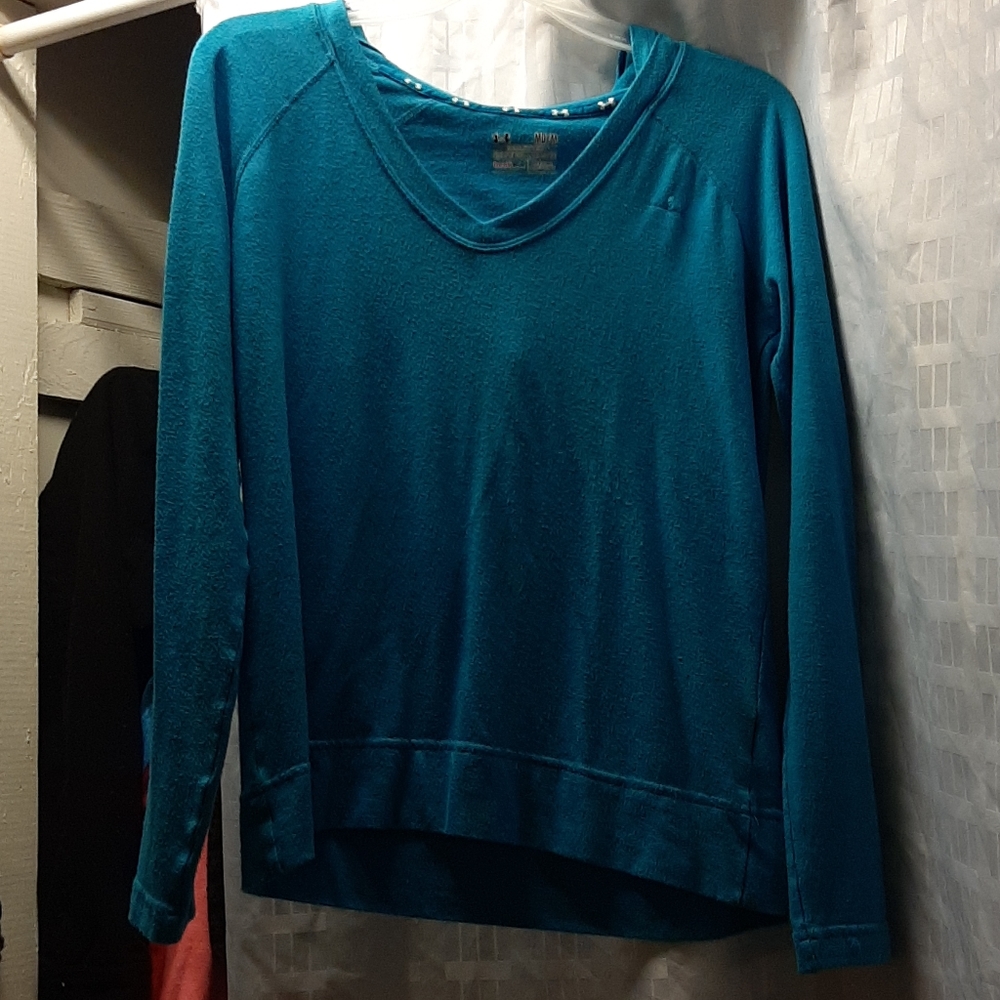 Under Armour thin long sleeve shirt with hood